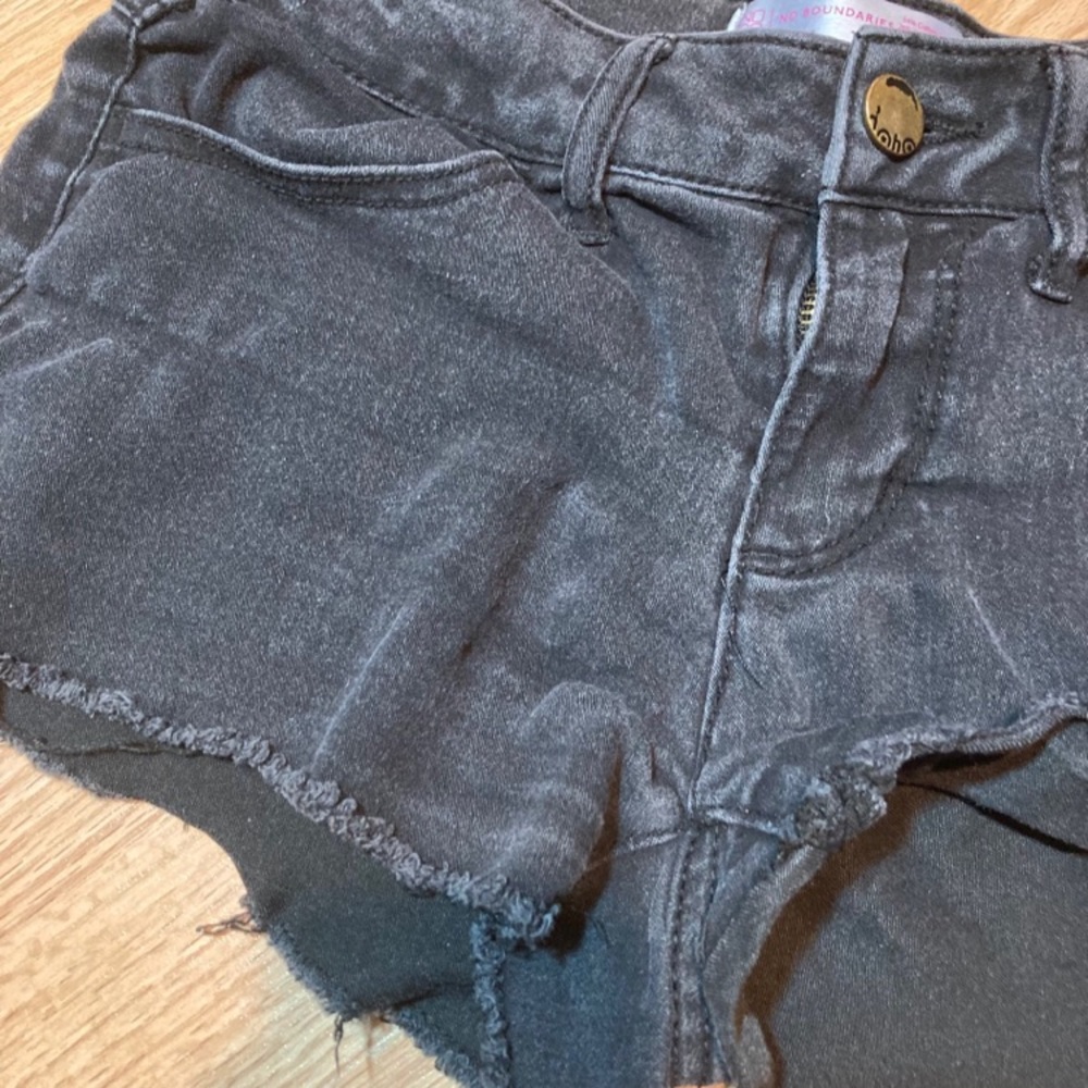 No‎ Boundaries black shorty shorts - Picture 2 of 4